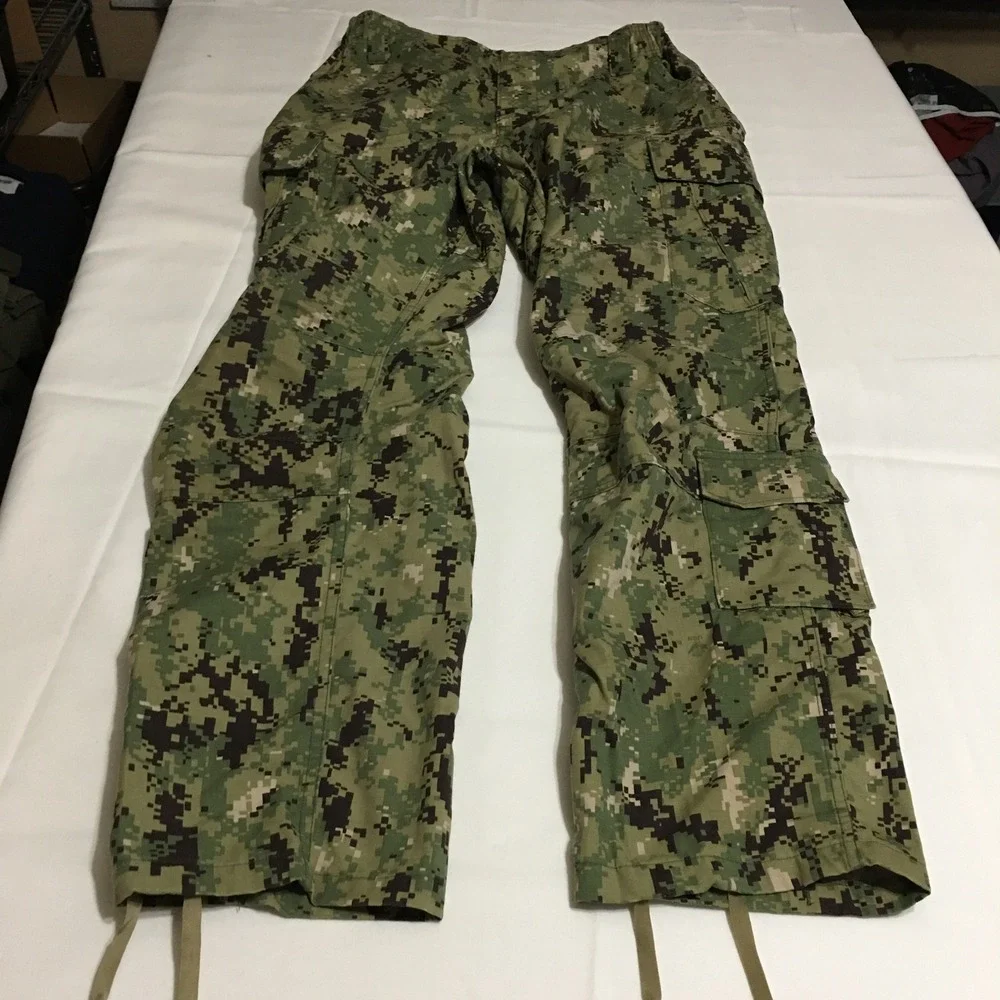 US Navy Working Uniform Type III Trousers Medium Regular Green Digital Camo